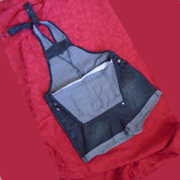 Women's Casual Black Denim Bib Overalls Shorts Adjustable Straps Cuffed Hem Med. - Picture 4 of 5